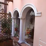 Antico Bed & Breakfast 3*